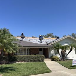 Composite shingle roof. Midnight Graphite color.