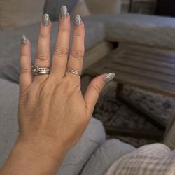 H'Allure Nails & Spa - Glitter nails