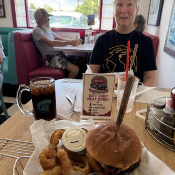 Mr D'z Route 66 Diner - Fabulous diner food - Diners Near Me - Kingman, Arizona