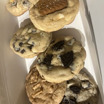 Bottom Up Cookie - Cookies from Bottom Up - Desserts Near Me Bottom Up Cookie - Cookies from Bottom Up - Desserts Near Me