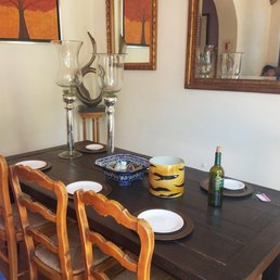 Dining room in the boutique (for decoration only) Dining room in the boutique (for decoration only)