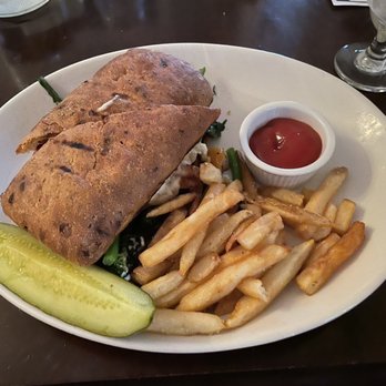 Braddock's - Grilled Chicken Sandwich - New American Near Me - Medford, New Jersey