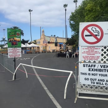 Del Mar Fairgrounds - Waiting in line before they open! - Stadiums & Arenas Near Me - Del Mar, California
