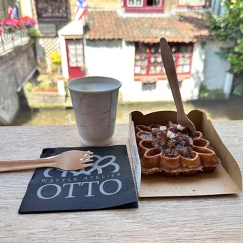 Otto Waffle Atelier - Pink ginger waffle - Waffles Near Me - Bruges, VWV Otto Waffle Atelier - Pink ginger waffle - Waffles Near Me - Bruges, VWV