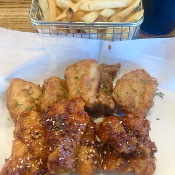 ChimcKing - Reg Half Soy Garlic & Half Hot Wings (10 pcs) - Chicken Wings Near Me - Beaverton, Oregon ChimcKing - Reg Half Soy Garlic & Half Hot Wings (10 pcs) - Chicken Wings Near Me - Beaverton, Oregon