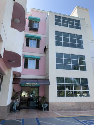 Days Inn By Wyndham Santa Monicalos Angeles - 101 Photos 80 Reviews - Hotels - 3007 Santa Monica Boulevard Santa Monica Ca United States - Phone Number