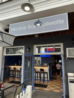 Monroe Bay Oysterette by null