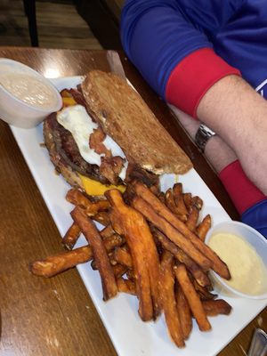 Carriage House Restaurant & Tavern by null