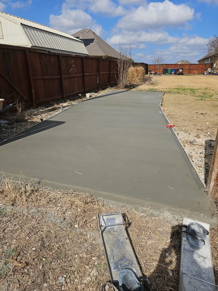 Slide of Gilbs Concrete & Roof