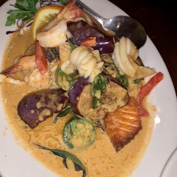 Chao Praya - Seafood curry - Thai Near Me - Novato, California