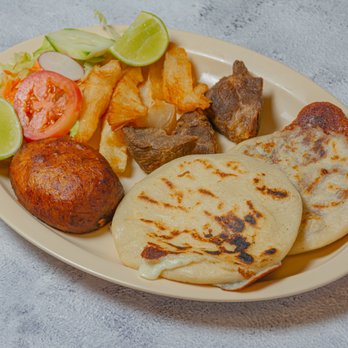 Reina's Restaurant - Combinado #3 - Salvadoran Near Me - Houston, Texas Reina's Restaurant - Combinado #3 - Salvadoran Near Me - Houston, Texas