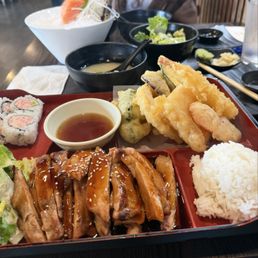 (8pcs) Salmon Sashimi, Chicken Teriyaki Lunch Bento (8pcs) Salmon Sashimi, Chicken Teriyaki Lunch Bento