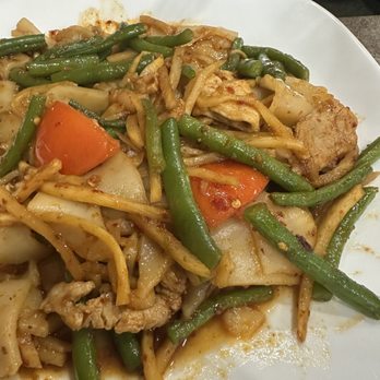 Thip's Thai Cuisine - Pad kee mao - Thai Near Me - O'Fallon, Illinois Thip's Thai Cuisine - Pad kee mao - Thai Near Me - O'Fallon, Illinois
