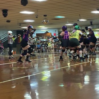Coachlite Skate Center - Roller derby bout last weekend! - Skating Rinks Near Me - Roselle, Illinois Coachlite Skate Center - Roller derby bout last weekend! - Skating Rinks Near Me - Roselle, Illinois