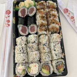 Tuna roll, shrimp tempura, Cakifornia, Alaska Roll Tuna roll, shrimp tempura, Cakifornia, Alaska Roll