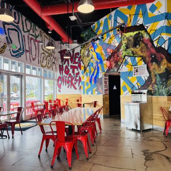 Dave's Hot Chicken - Dave's Hot Chicken in Feb. 2025 - Chicken Shop Near Me - Novato, California Dave's Hot Chicken - Dave's Hot Chicken in Feb. 2025 - Chicken Shop Near Me - Novato, California
