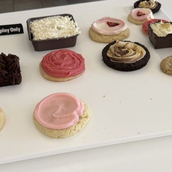 Crumbl - San Ramon - cookie display - Bakeries Near Me - San Ramon, California Crumbl - San Ramon - cookie display - Bakeries Near Me - San Ramon, California