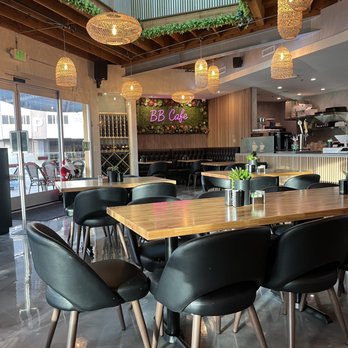 BB Cafe & Catering - Such a great little corner spot! *added plus they have a parking lot in back. - Cafes Near Me - Burbank, California