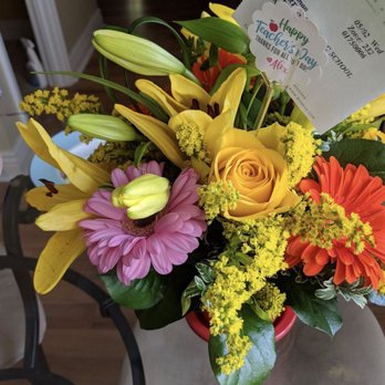 Beneva Flowers - Made by Carmen - Florists Near Me - Sarasota, Florida