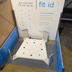 Fleet Feet - Foot visualizer tool that they use for recommending shoes for your individual feet