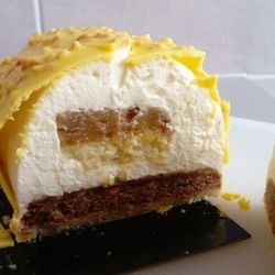 Damien Vétault - Entremet : insert fruits confits et dattes et mousse fleur d'oranger