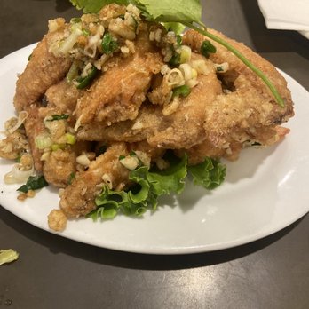 Phnom Penh - Small order of chicken wings. Maybe about 4 wings and 5 drumsticks if I recall? - Cambodian Near Me - Vancouver, British Columbia Phnom Penh - Small order of chicken wings. Maybe about 4 wings and 5 drumsticks if I recall? - Cambodian Near Me - Vancouver, British Columbia