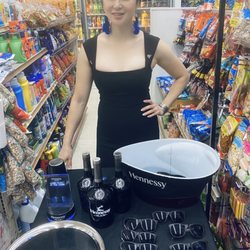 6 To Late Market Liquor