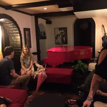 Happy Endings Comedy Club - The lounge before the show - Bars Near Me - Sydney, NSW