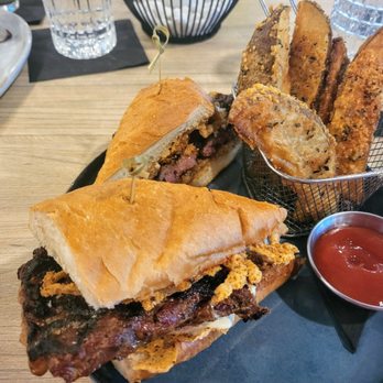 Pine & Oak Tavern - Rib eye sandwich - New American Near Me - Orlando, Florida Pine & Oak Tavern - Rib eye sandwich - New American Near Me - Orlando, Florida