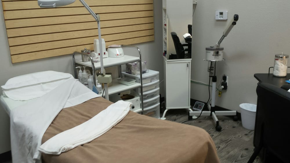 Theresa Vazquez full service Esthetician Logo