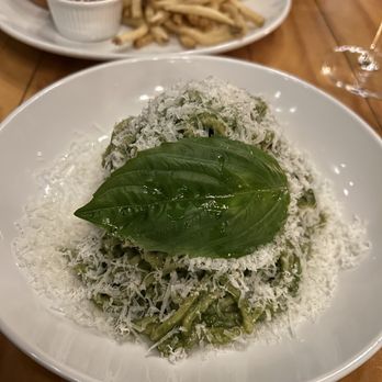 Beebe's - Spaghetti pesto - Pizza Near Me - Long Island City, New York