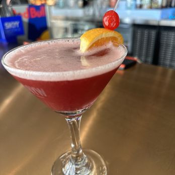 Tonic Kitchen+Bar - Elderflower cosmopolitan - Bars Near Me - Calgary, Alberta