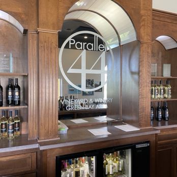 Parallel 44 Vineyard and Winery - Wineries Near Me - Kewaunee, Wisconsin