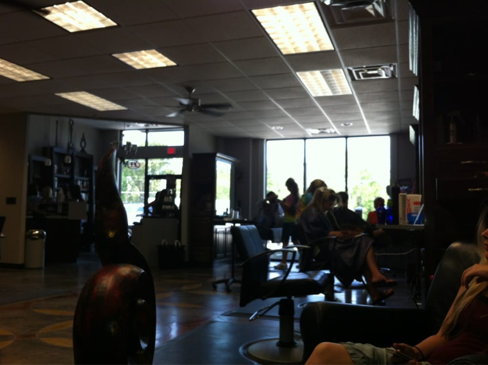 Preston's Hair Body Salon Logo