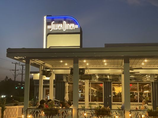 Silver Diner by null