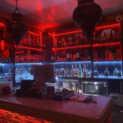 Aziza Cafe & Lounge - Bar