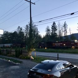 Outdoors Inn Motel - Night freight train