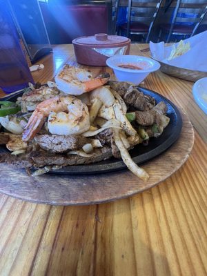 El Pollo Alegre by null