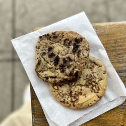 Antoine's Cookie Shop - Cookies n cream and Honeycomb