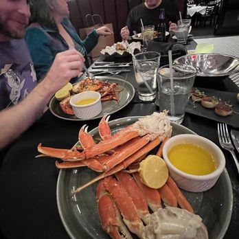 Big Fin Seafood - Huge snow crab legs.  They were delicious. - Seafood Near Me - Orlando, Florida