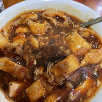 Asian Diner Restaurant - Hot and sour soup with wontons - Sushi Bars Near Me - Fredericksburg, Virginia