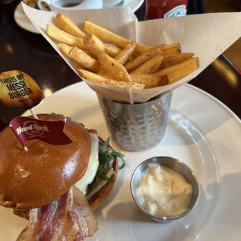 Hard Rock Cafe - Messi chicken Sandwich - American Near Me - London, XGL
