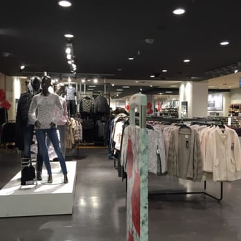 C&A - Fashion Near Me - Hamburg, HH