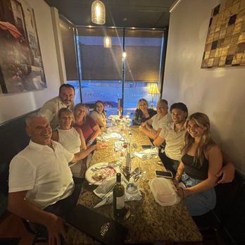 IL Ponte - Our happy group - Italian Near Me - Woburn, Massachusetts IL Ponte - Our happy group - Italian Near Me - Woburn, Massachusetts