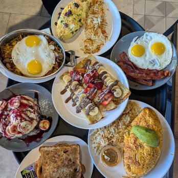 Cozy Corner - Old Irving - Breakfast & Brunch Near Me - Chicago, Illinois Cozy Corner - Old Irving - Breakfast & Brunch Near Me - Chicago, Illinois