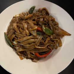 Thai Nigiri - Drunken noodle