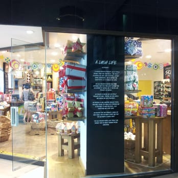 Lush Queen Street Brisbane - Cosmetics & Beauty Supply Near Me - Brisbane, QLD Lush Queen Street Brisbane - Cosmetics & Beauty Supply Near Me - Brisbane, QLD