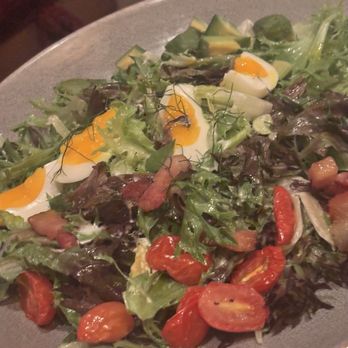 Earls Kitchen + Bar - Salad - New American Near Me - Nashville, Tennessee