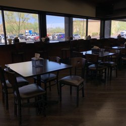 Bashas' - Deli eating area