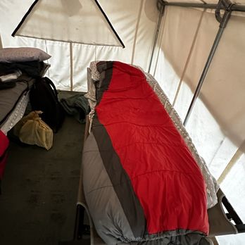 Denali Hostel & Cabins - Cozy cot with warm sleeping bag. - Hostels Near Me - Denali National Park, Alaska